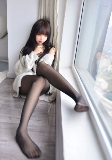 年轻漂亮的女教师6在线观看_午夜在线观看完整版