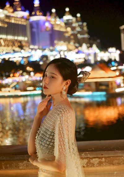 美女黄色网页_720完整视频观看