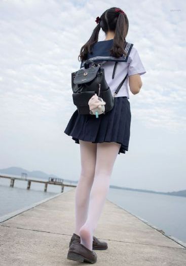 制服师生中文字幕_DVD在线观看
