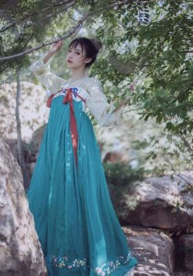 《巨乳女教师》bd版电影_1080免费在线播放